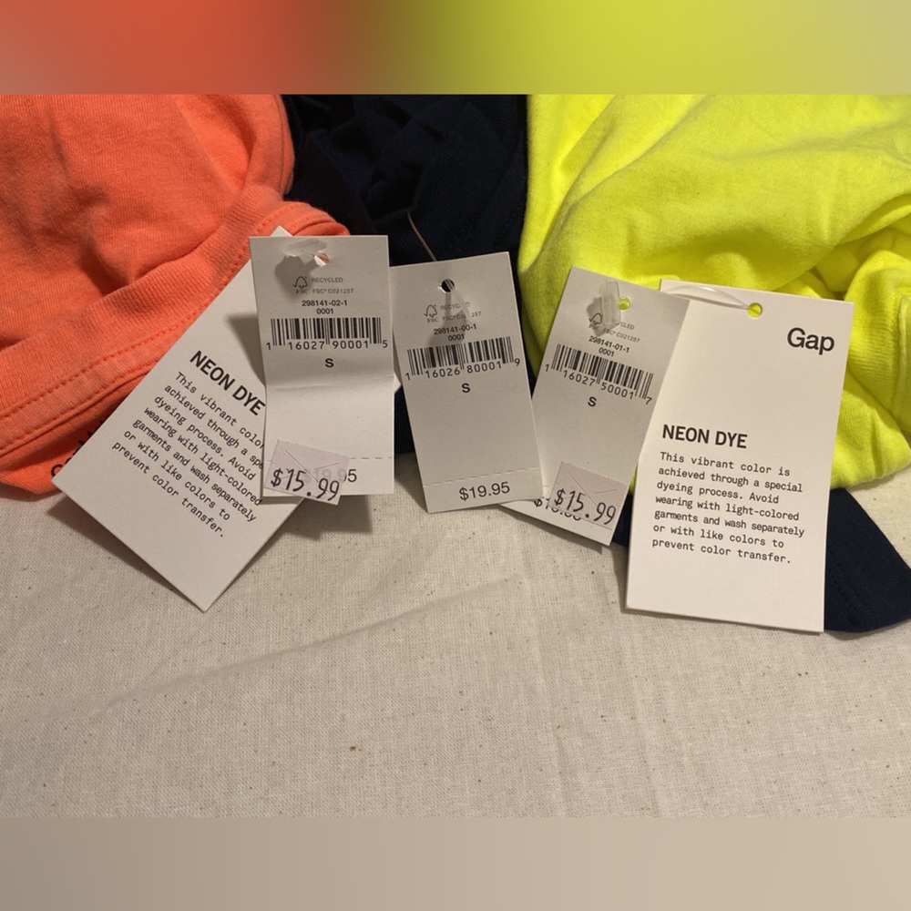 Gap Maternity V-neck Short Sleeve Pocket Tees - Set of 3 - Picture 12 of 12